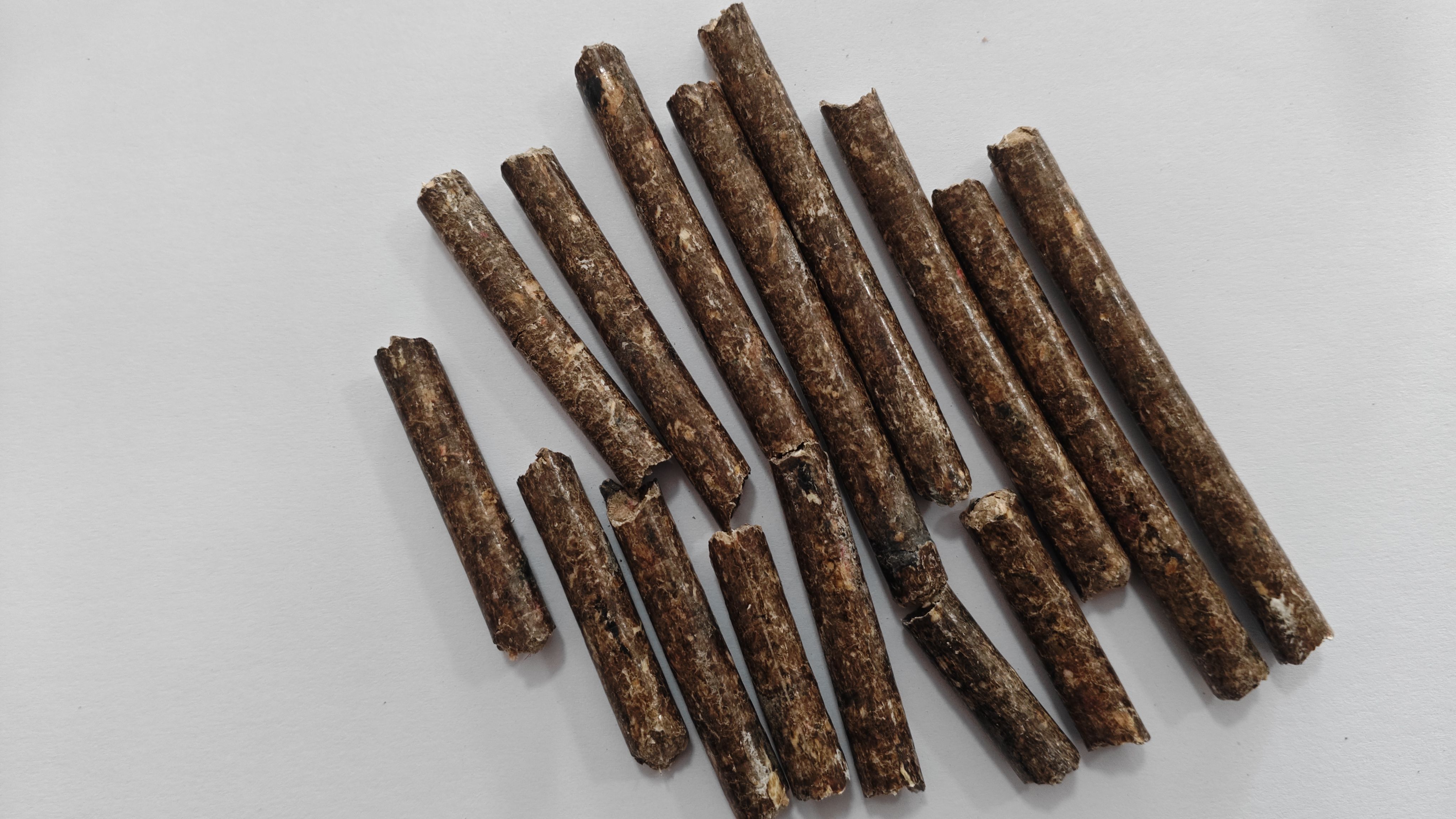 梧桐木颗粒燃料